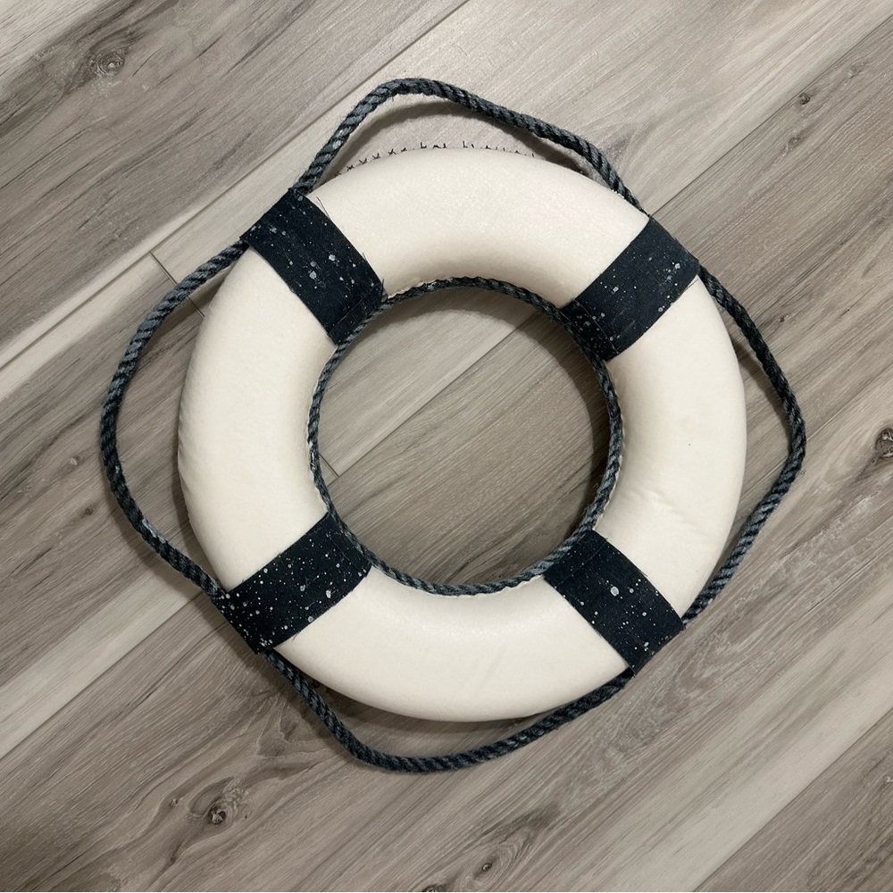 Lifebuoy Decor - Picture 2 of 4